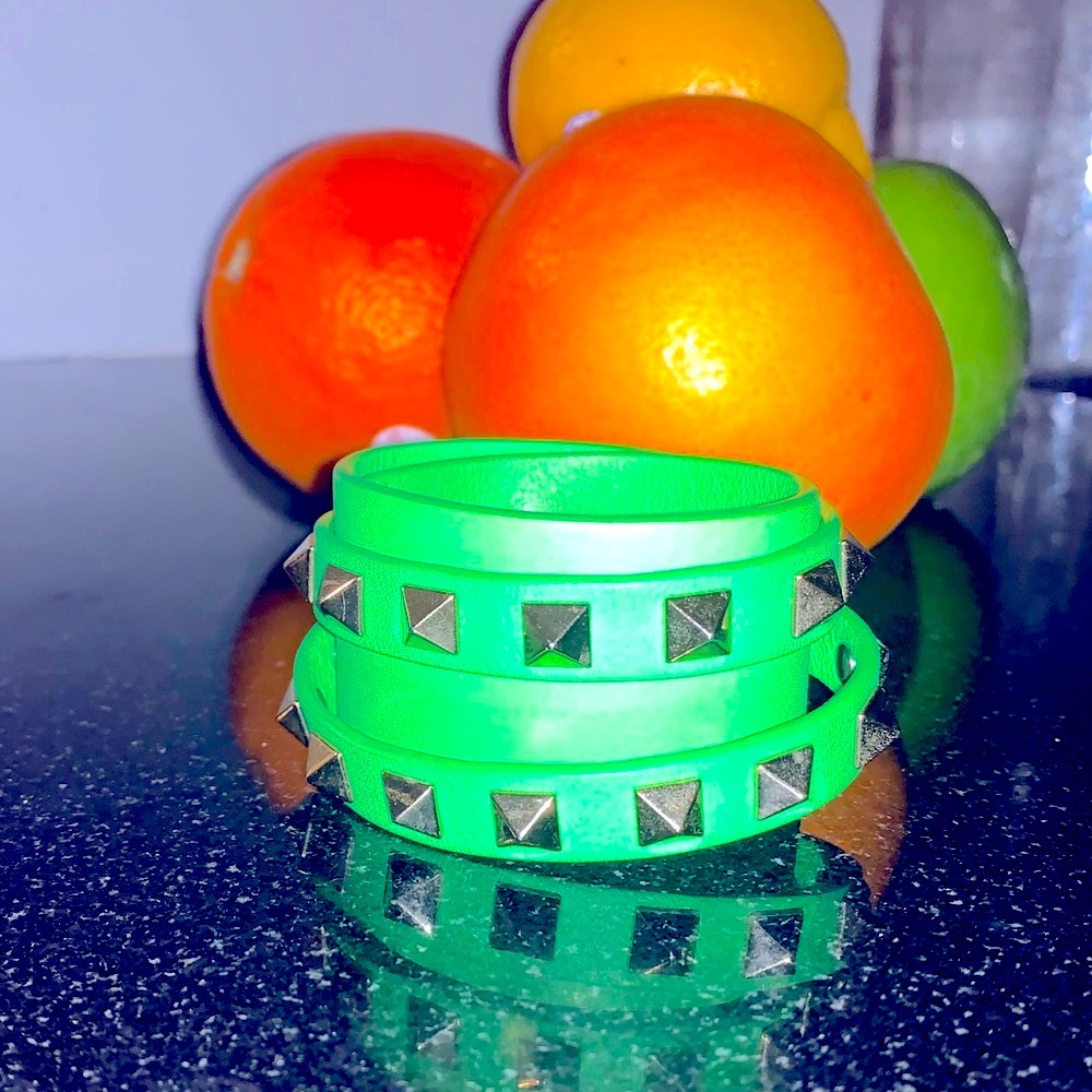 VALENTINOV Glam Lock Rockstud Bracelet